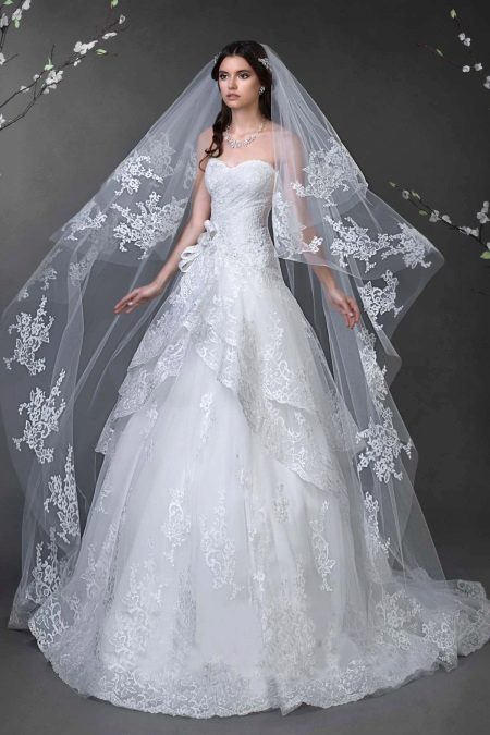 Robe de mariée avec voile