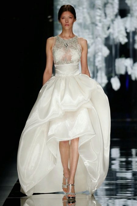Robe de mariée haute-basse