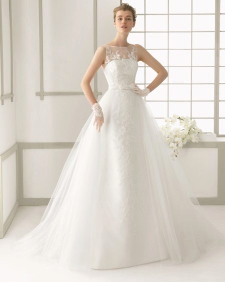 Robe de mariée avec perles et dentelle