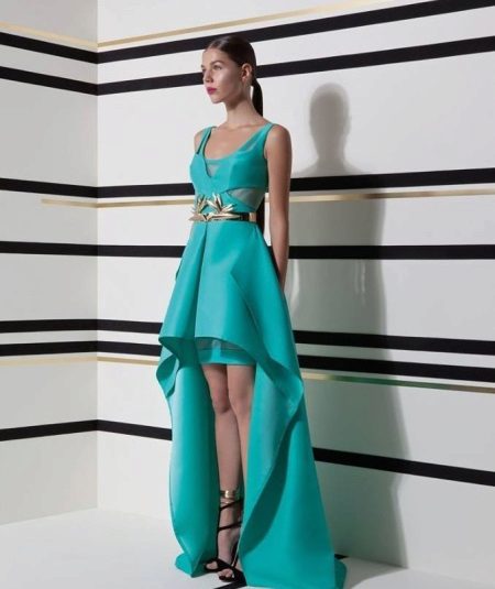 Robe de soirée turquoise devant courte et longue dans le dos