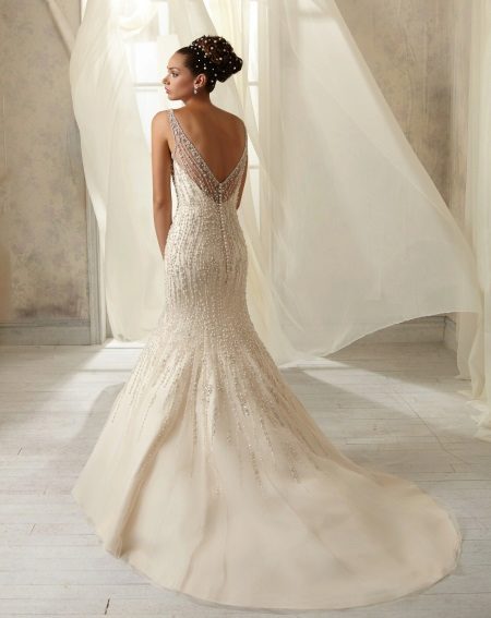 Belle robe de mariée brodée de perles