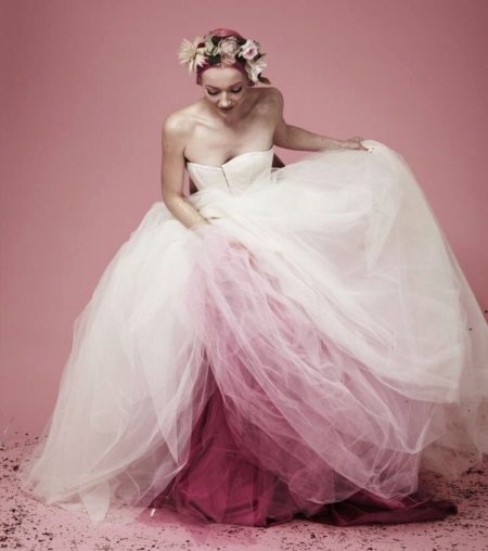 Robe de mariée magnifique avec un jupon multicouche