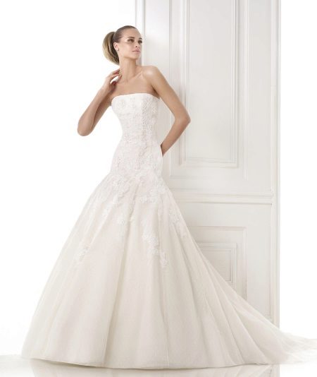 Esküvői ruha a GLAMOR kollekcióból Pronoviasból, alacsony derékú
