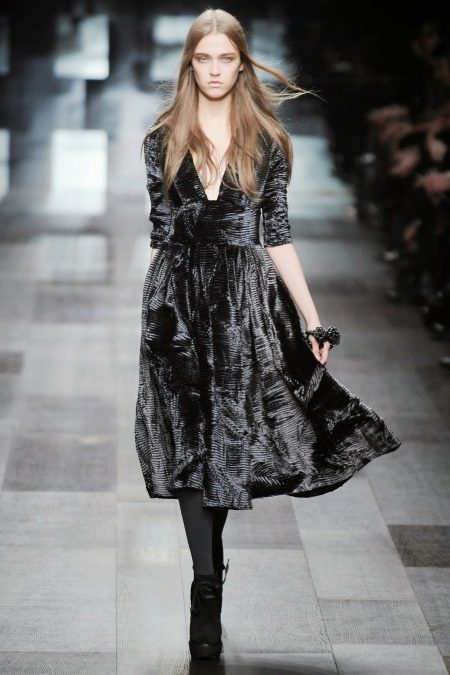 Robe de velours moelleux gris