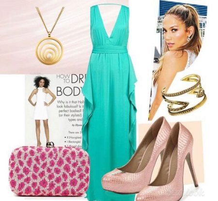 Robe turquoise avec des accessoires rose clair