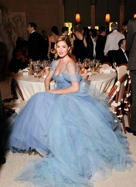 Longue robe de soirée bleue