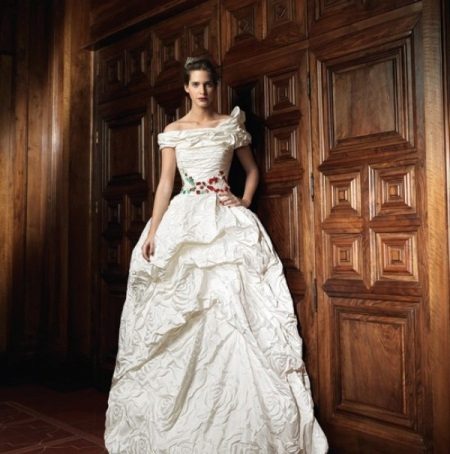 Robe de mariée de Raimondo Bundo magnifique