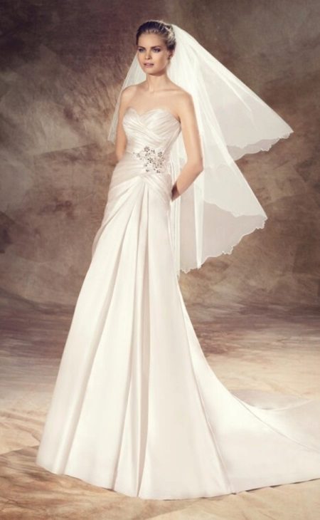 Robe de mariée par Avenue Diagonal avec train