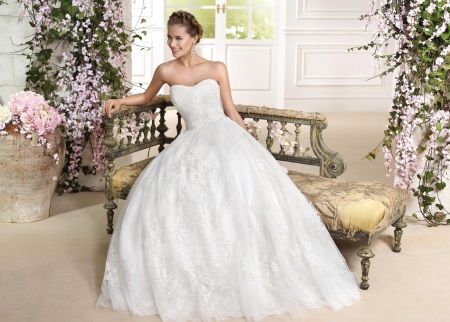 Robe de mariée par Fara Sposa