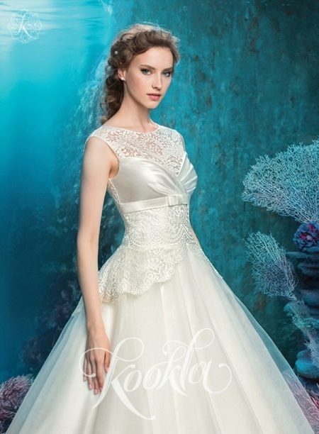 Robe de mariée en dentelle, soie et tulle