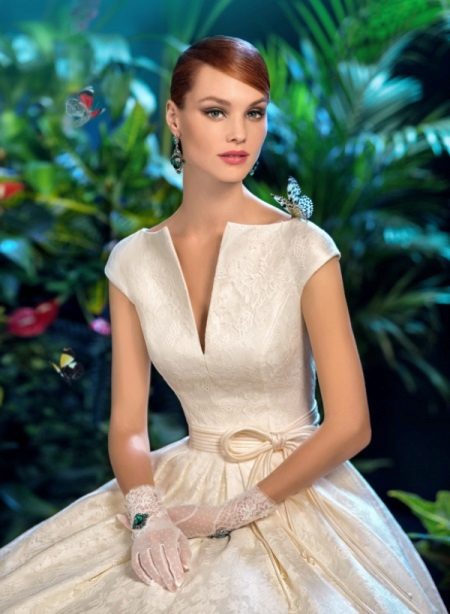 Robe de mariée de la marque Doll