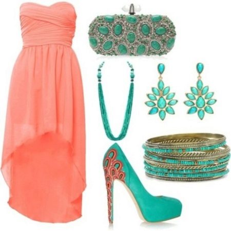 Robe corail avec accessoires turquoise
