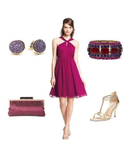Robe fuchsia avec accessoires violets