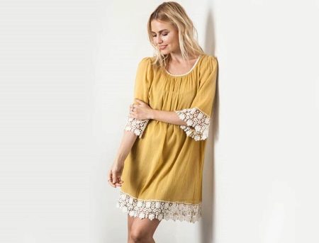 Robe moutarde pour les blondes de couleur sourde