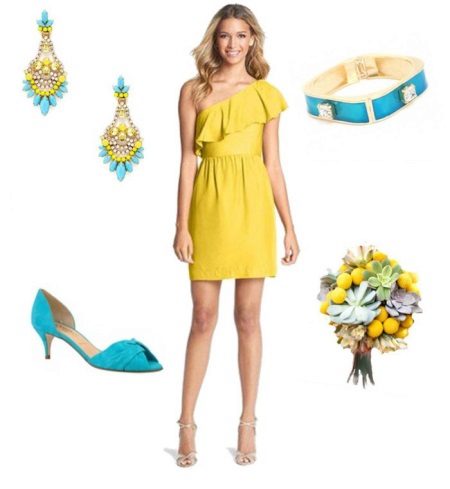 Robe moutarde avec accessoires turquoise