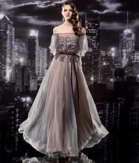 robe en mousseline à manches volumineuses