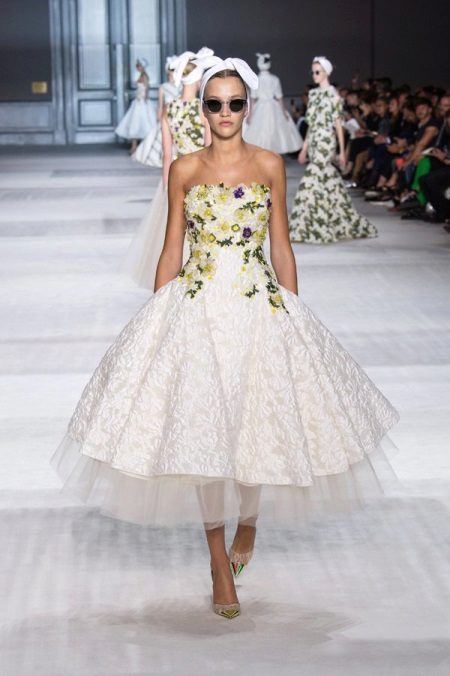 A Giambattista Valli esküvői ruha csodálatos