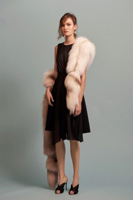 Robe de soirée midi avec cape en fourrure