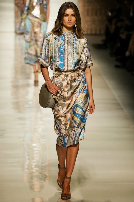 Robe midi colorée