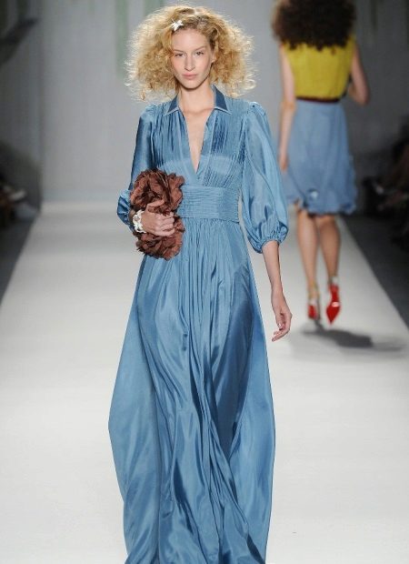 Robe en bleu pastel