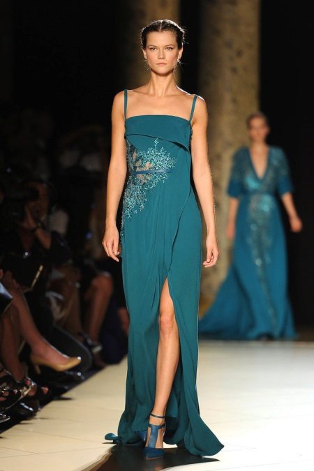 Robe bleu marine par Eli Saab