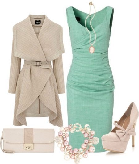 Robe menthe avec accessoires beiges