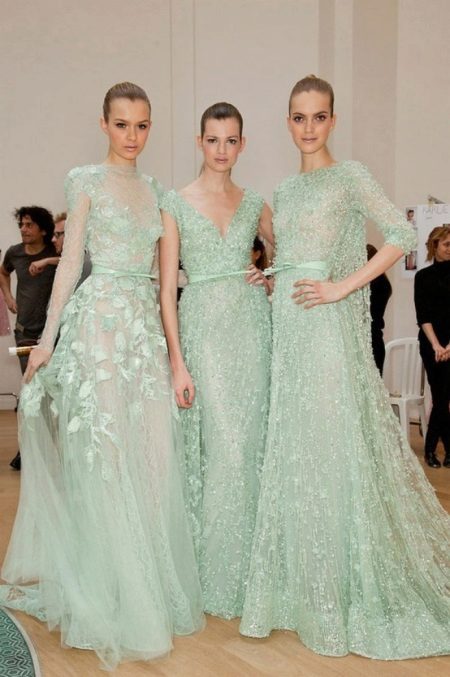 Robe de menthe au sol