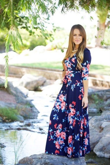 Robe longue fleurie en maille