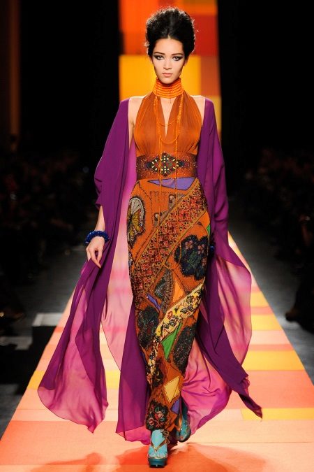 Robe à la mode orientale de Jean Paul Gotye
