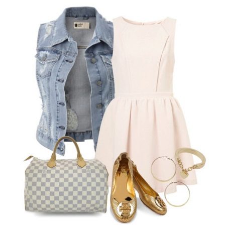 Ballerines sous la robe rose