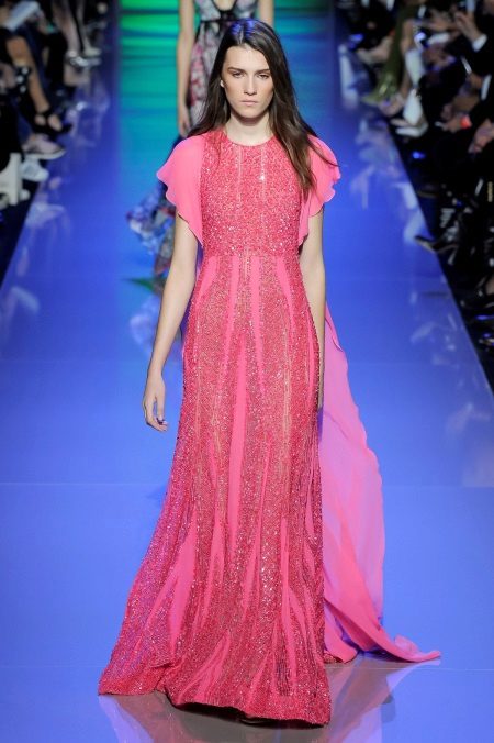 Robe rose à manches courtes
