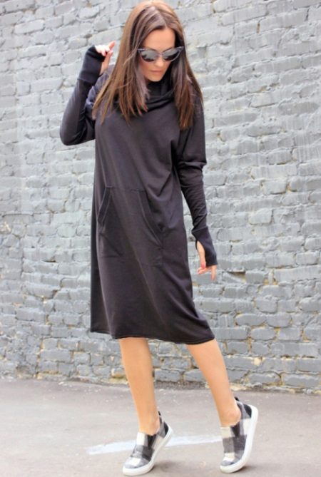Robe à capuche sportive
