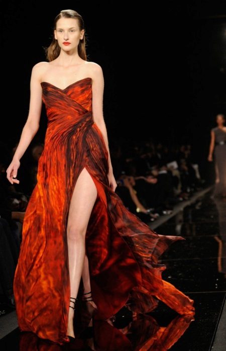 Belle robe en terre cuite noire