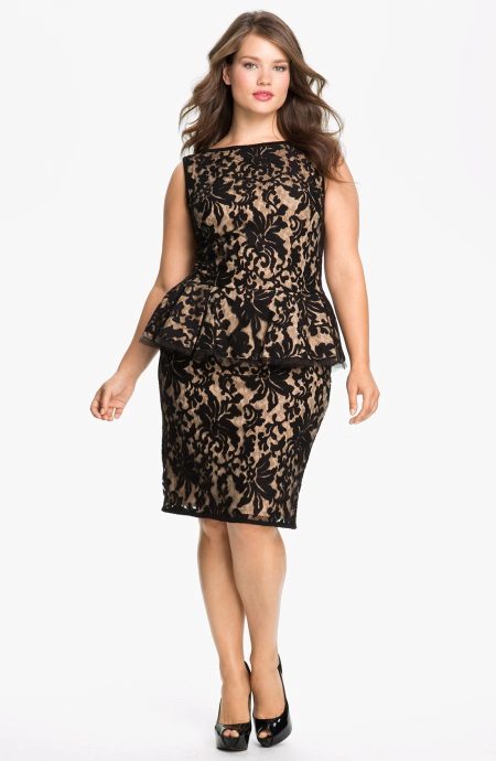 Cas de robe de dentelle pour plein