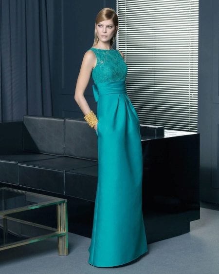 Robe turquoise avec haut en dentelle