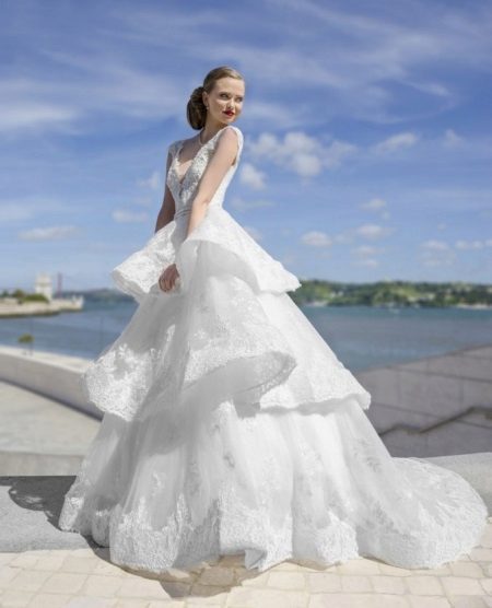 Robe en dentelle blanche moelleuse