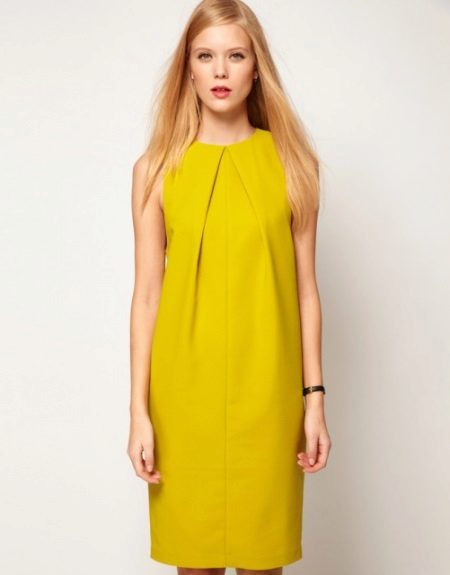 Une robe de coupe directe en polyester pour l'automne et le printemps