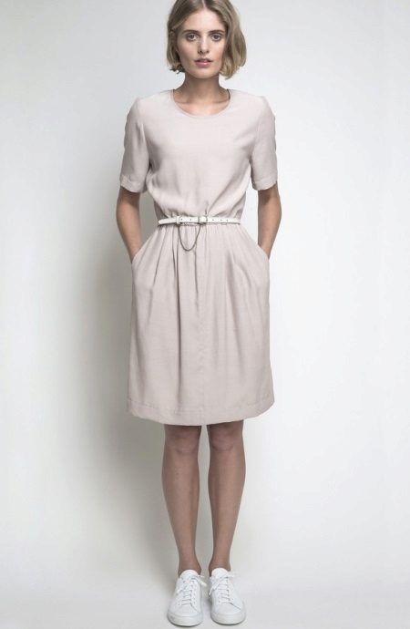 Robe blanche viscose moyenne
