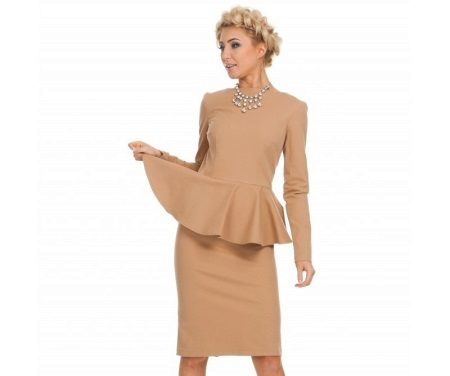 Robe beige avec basky