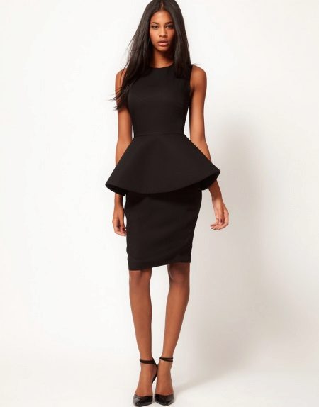 Robe en tissu de costume avec basky
