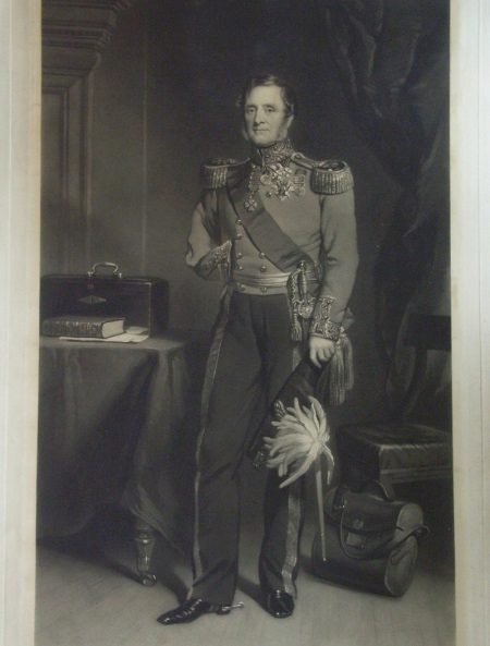 Lord Raglan - uniforme avec une manche raglan