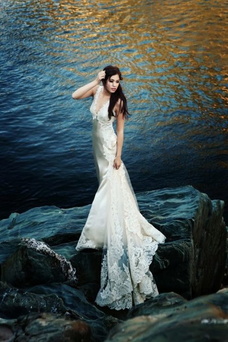 Belle robe blanche avec une touche