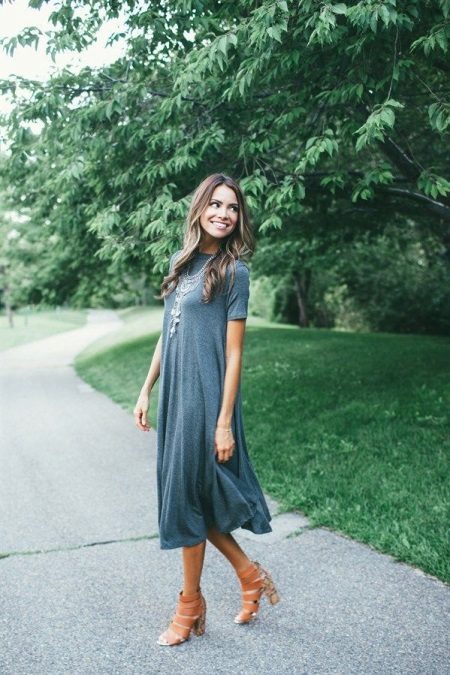 Robe mi-longue grise