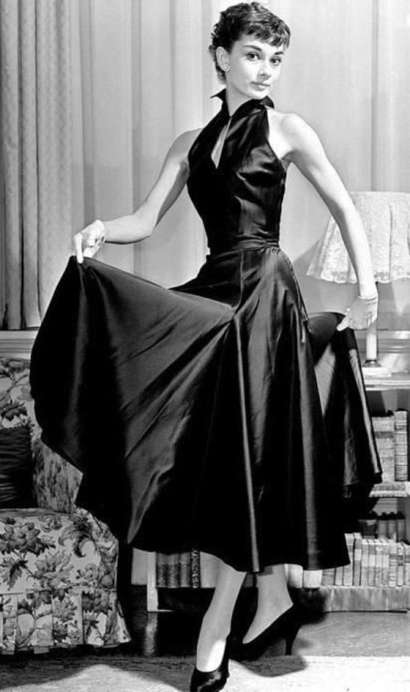 Ruha amerikai karosszériával Audrey Hepburn