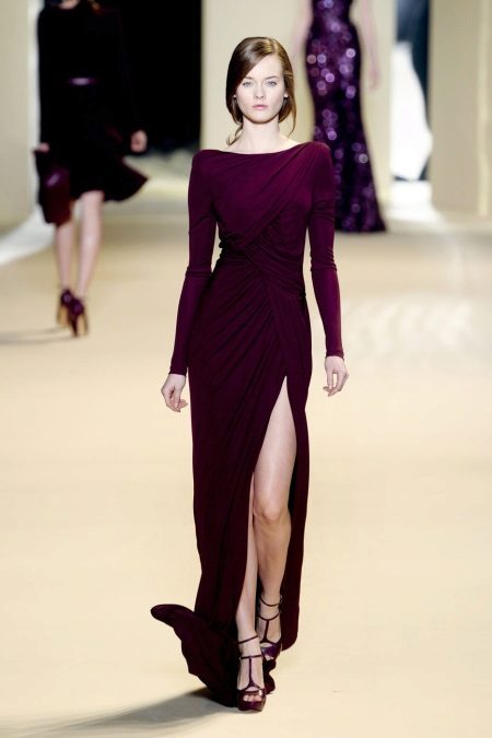 Robe de soirée à manches longues et fendue