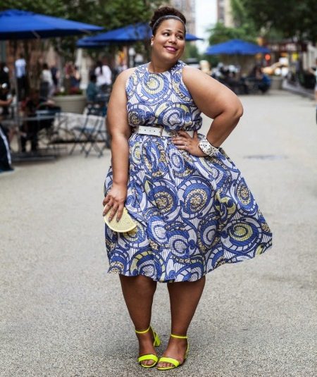Robe avec un motif abstrait pour le plein