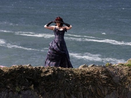 Robe longue dans une cage pour femmes obèses