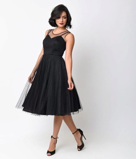 Robe noire moelleuse dans le style des années 50