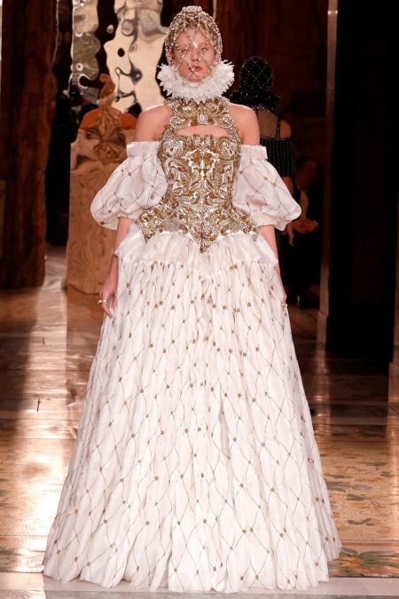 Robe de mariée avec corset doré