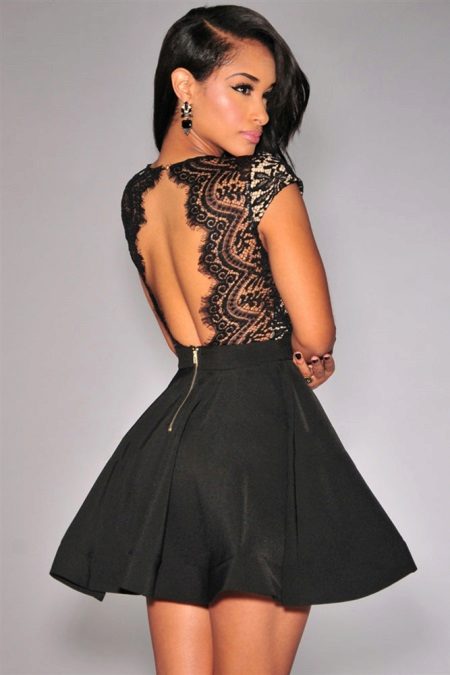 Robe courte évasée à dos nu